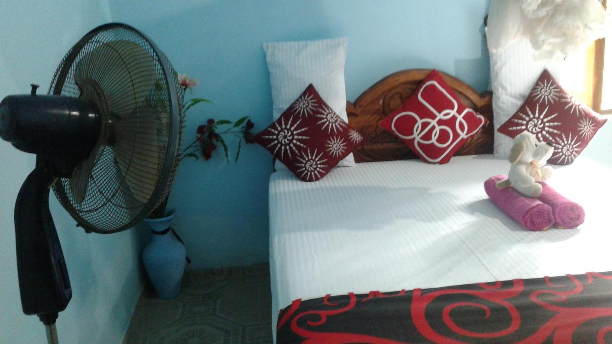 Flower Inn Sigiriya Habitación foto